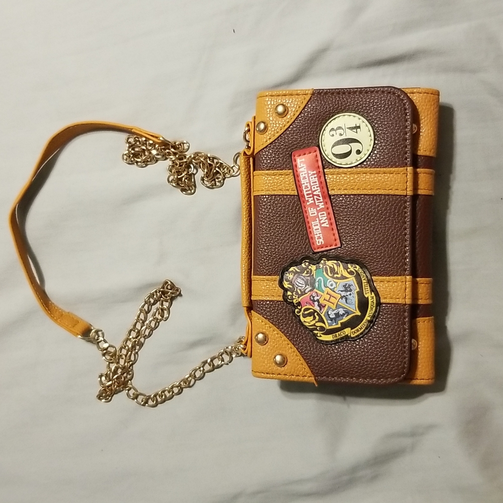 NWOT Harry Potter 9 3/4 Trunk Clutch
